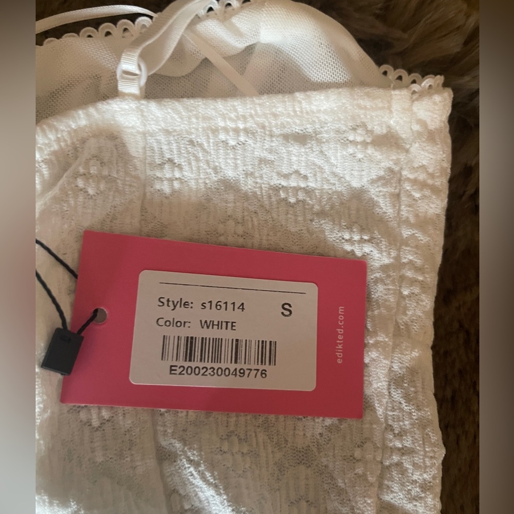 Edikted Textured Lacy Tank Top - Picture 5 of 5